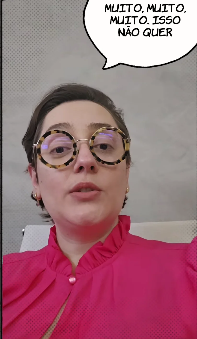 Os olhos da Dra. Luiza Ninon por trás dos óculos redondos de tartaruga